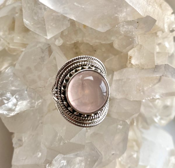 rose quartz cabochon ring
